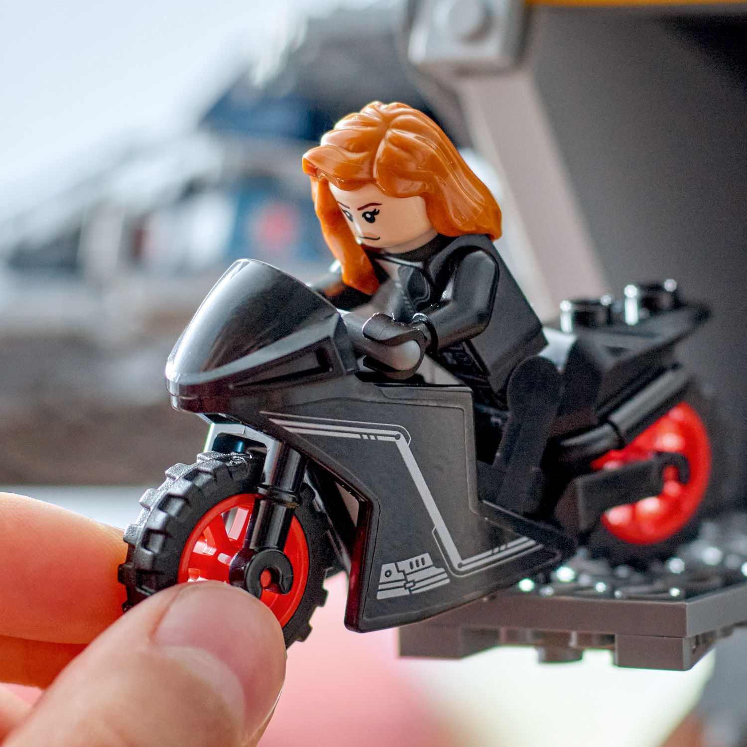 Black Widow na&nbsp;motorke